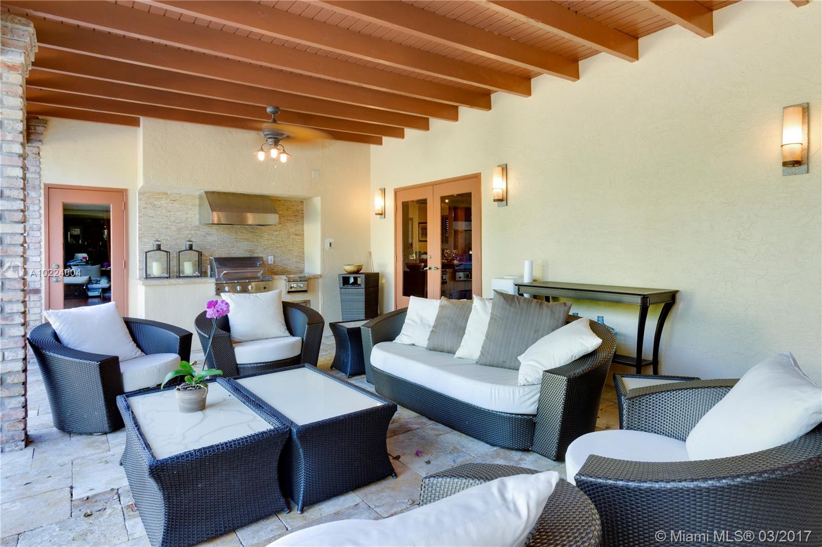 PINE VISTA NORTH - Residential