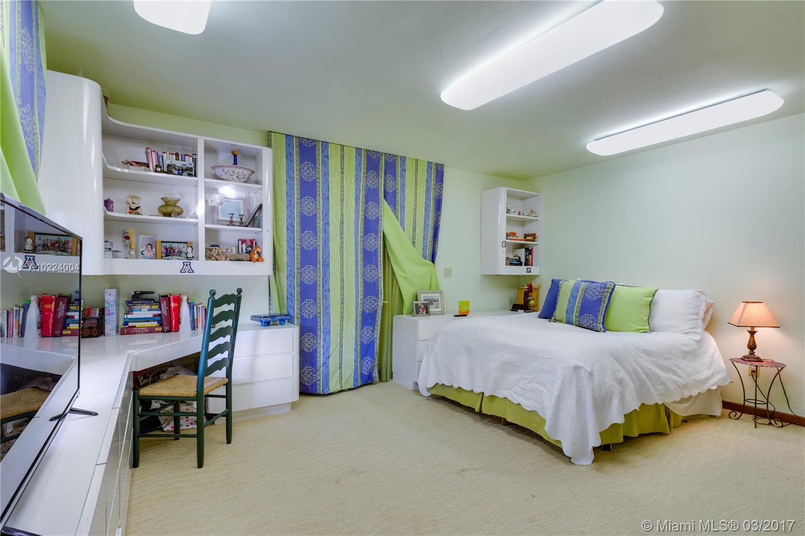 PINE VISTA NORTH - Residential