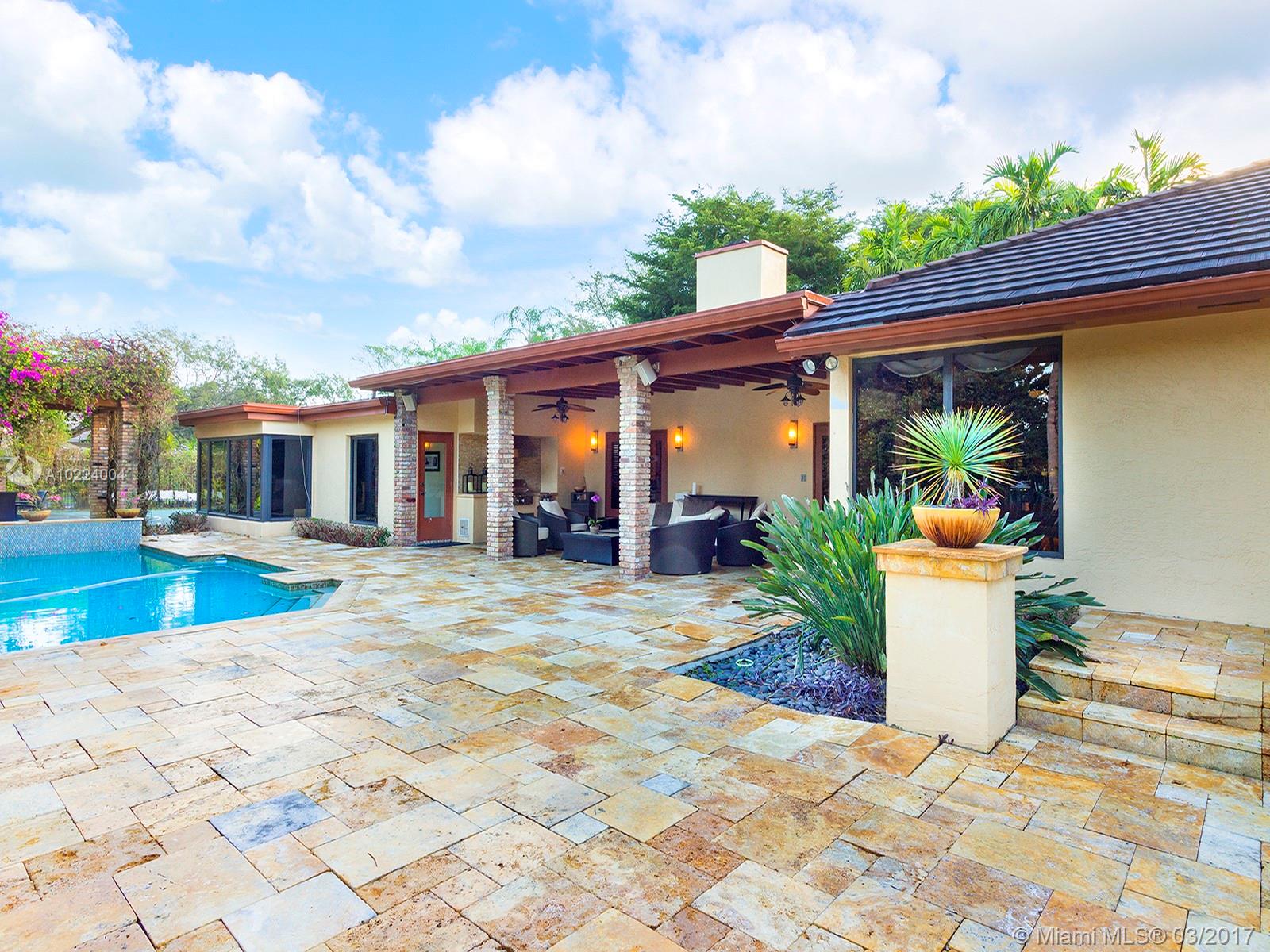 PINE VISTA NORTH - Residential