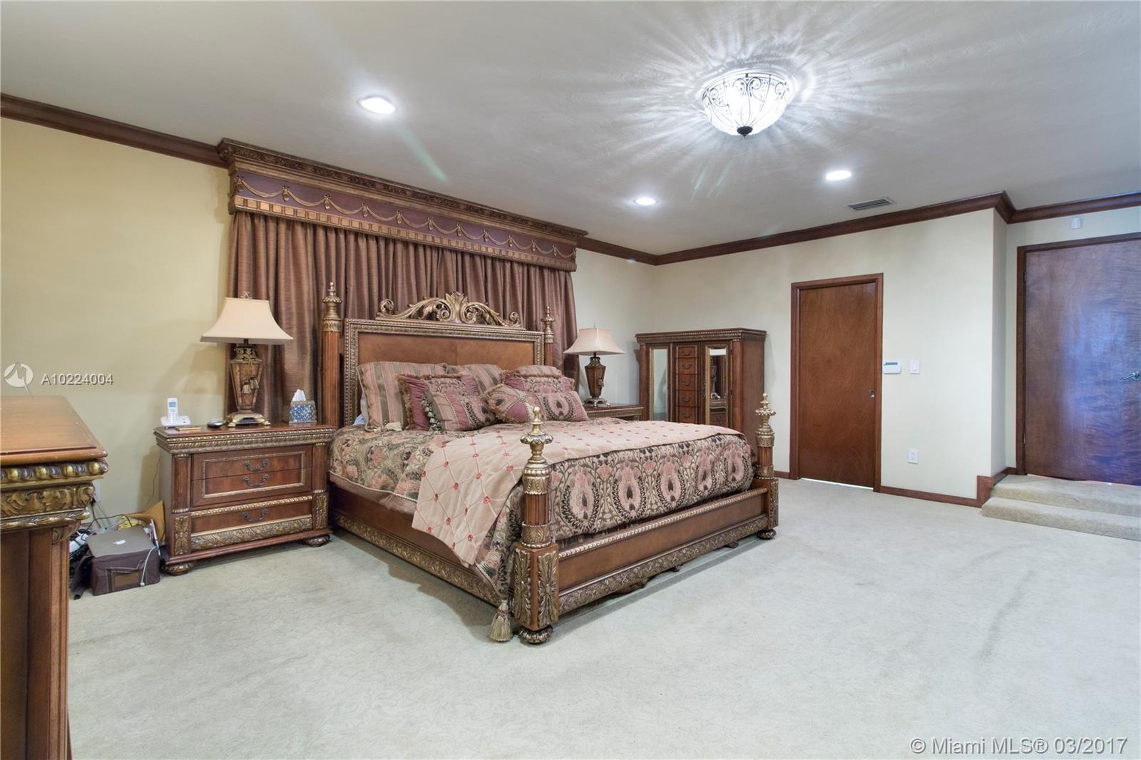 PINE VISTA NORTH - Residential