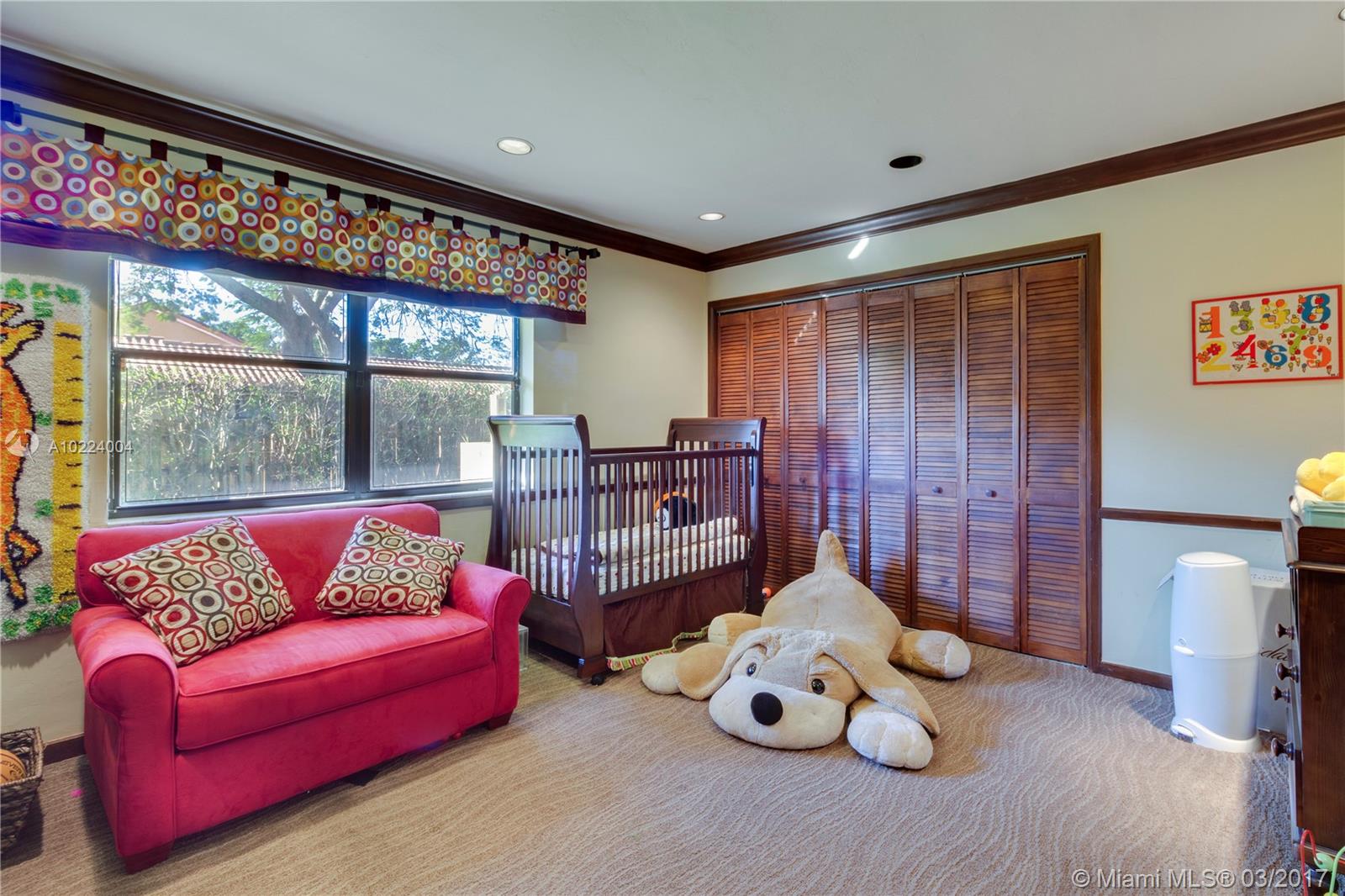 PINE VISTA NORTH - Residential