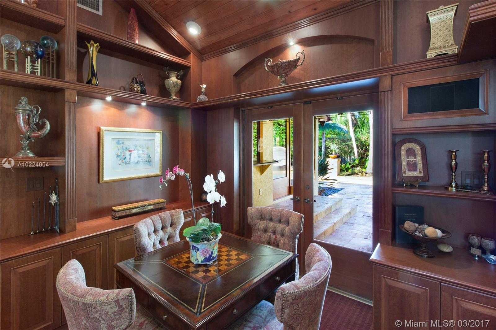 PINE VISTA NORTH - Residential