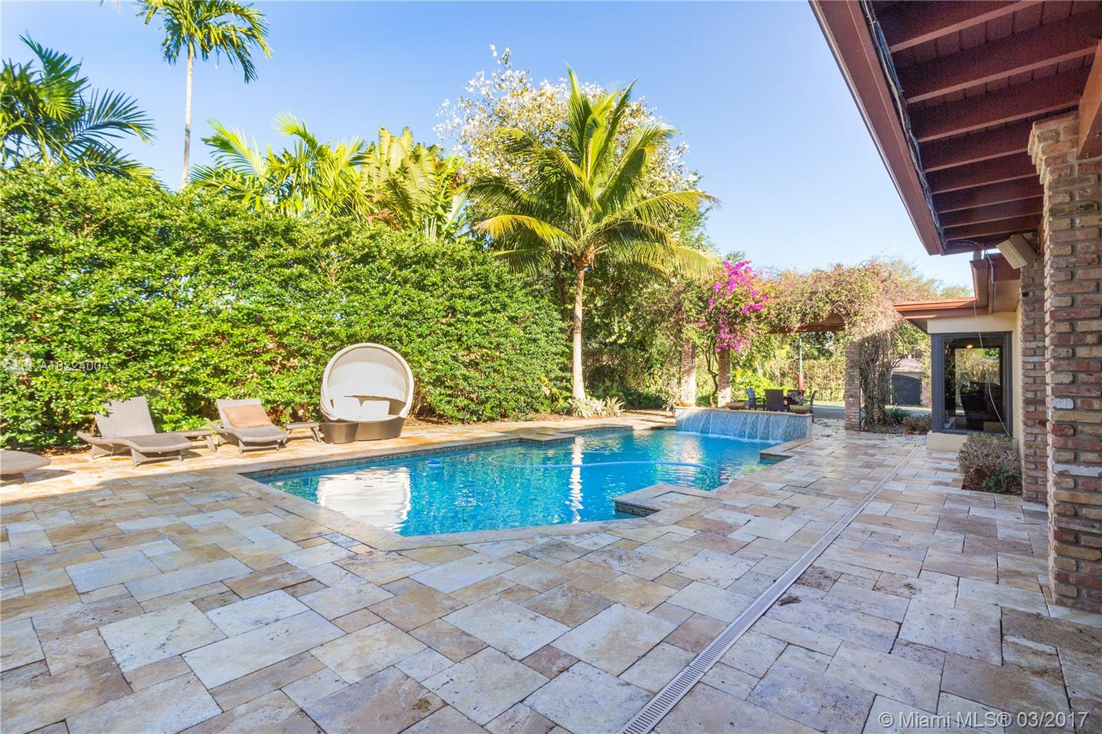 PINE VISTA NORTH - Residential