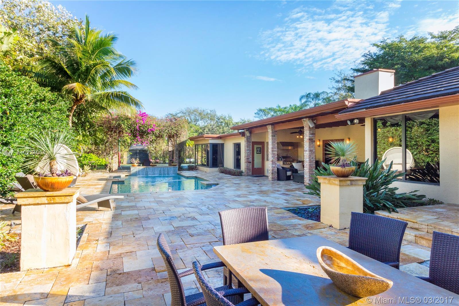 PINE VISTA NORTH - Residential