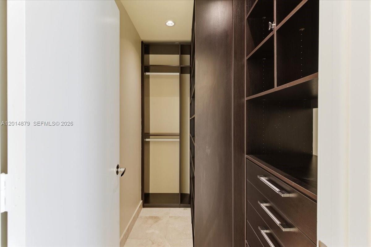 900 BISCAYNE BAY CONDO - Residential