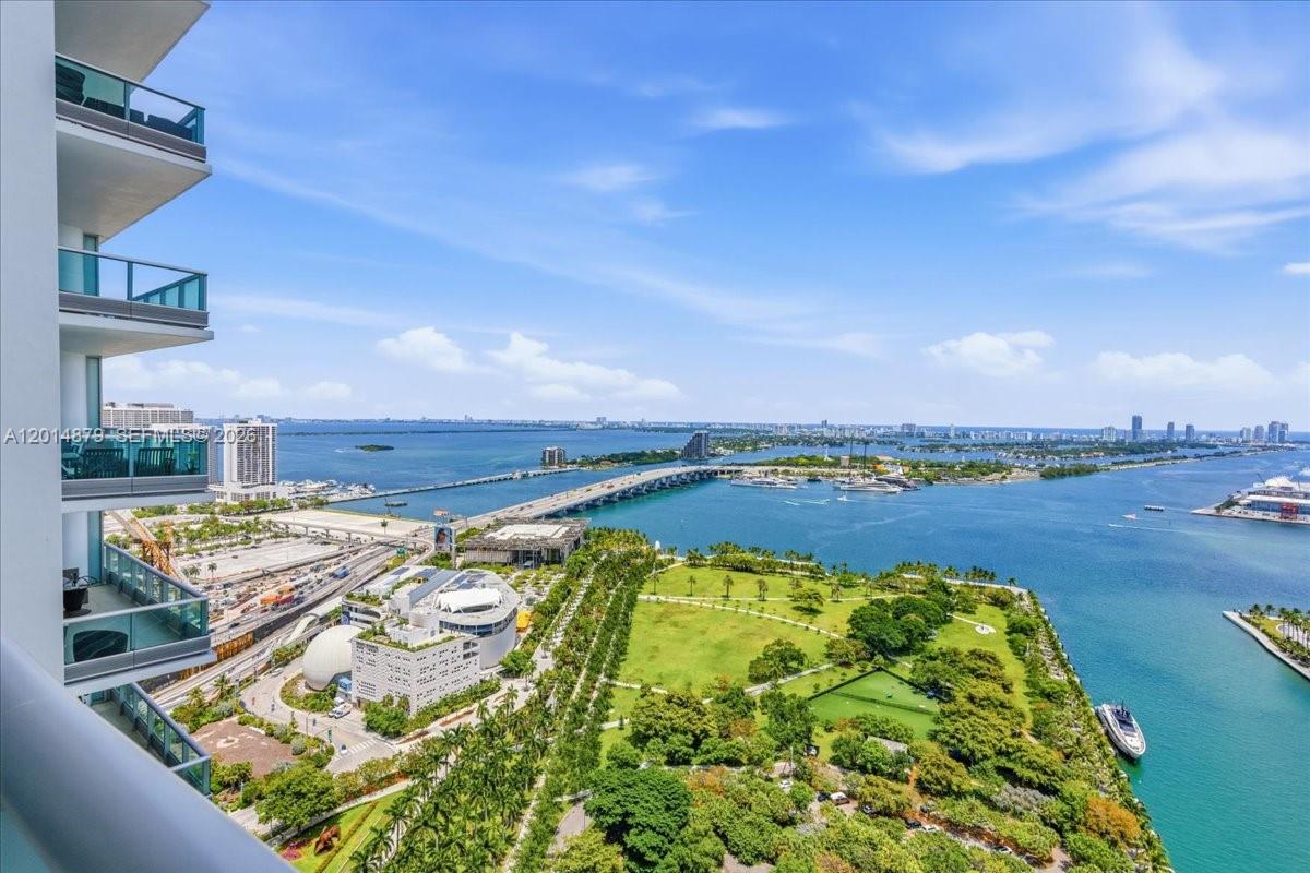 900 BISCAYNE BAY CONDO - Residential