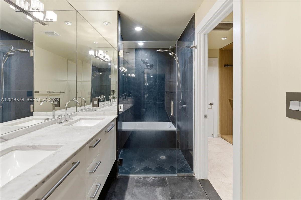 900 BISCAYNE BAY CONDO - Residential