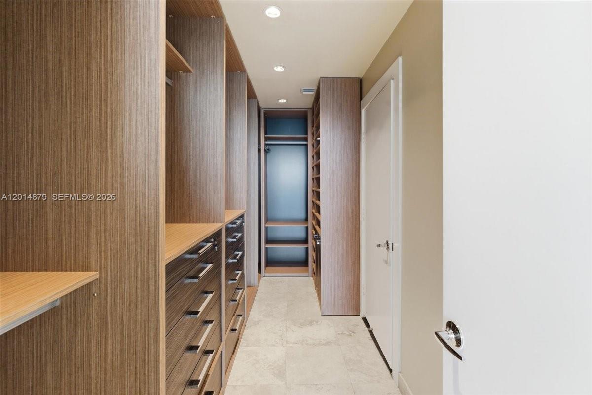 900 BISCAYNE BAY CONDO - Residential