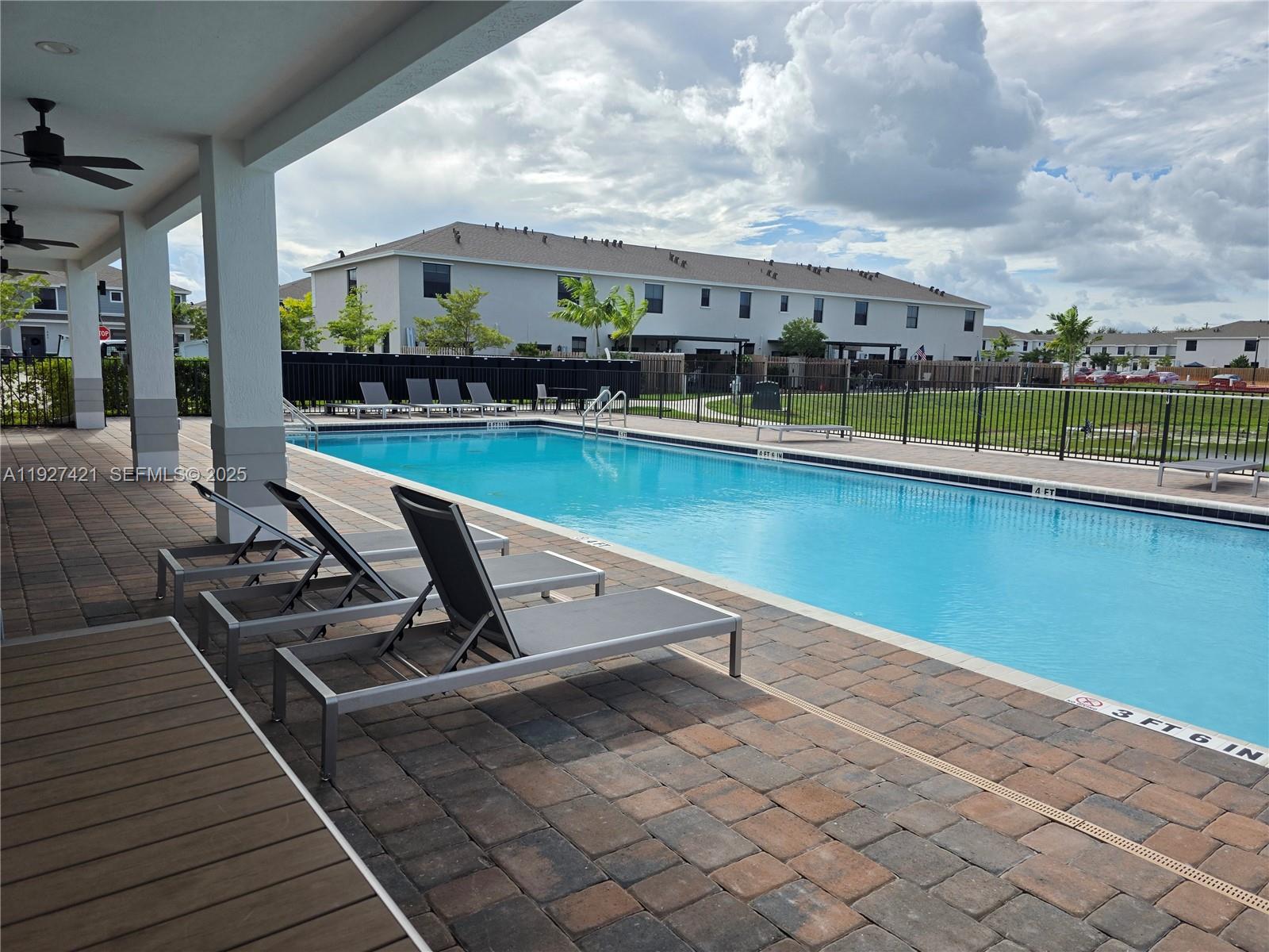 MIAMI LAND AND DEVELOPMEN - Residential Lease