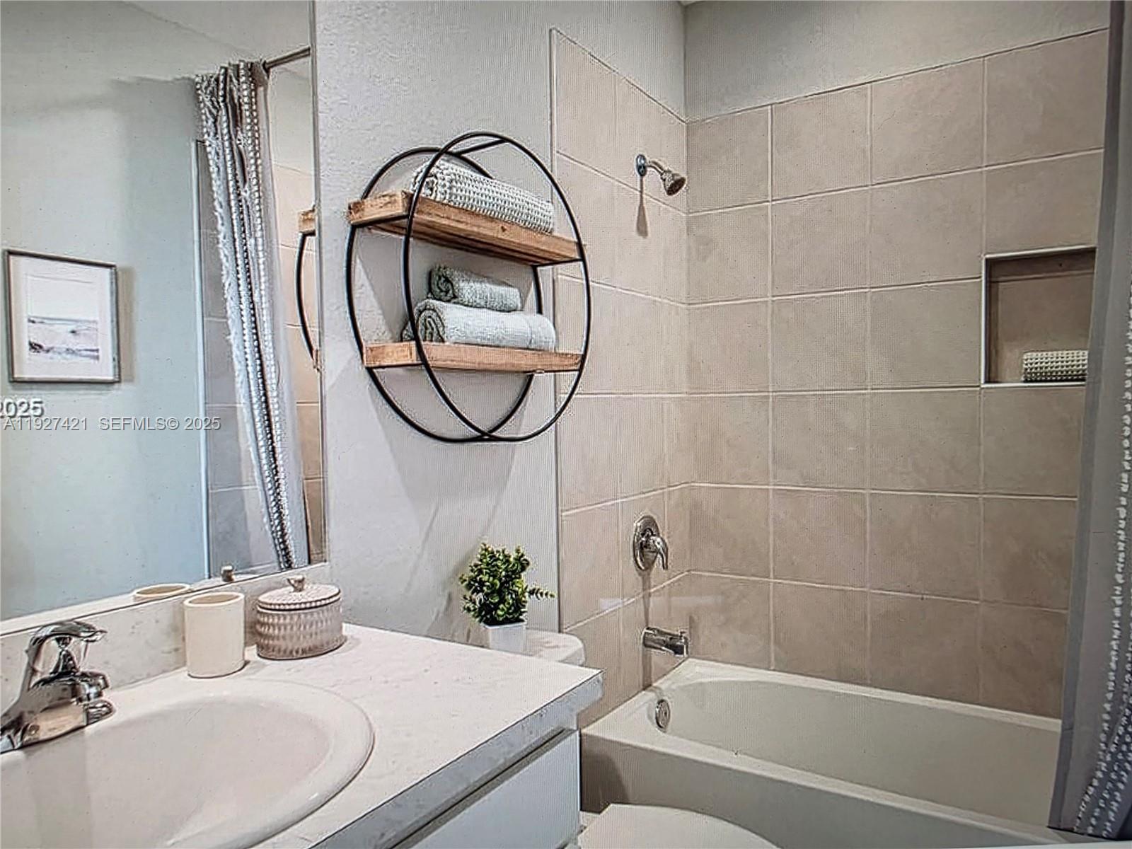 MIAMI LAND AND DEVELOPMEN - Residential Lease