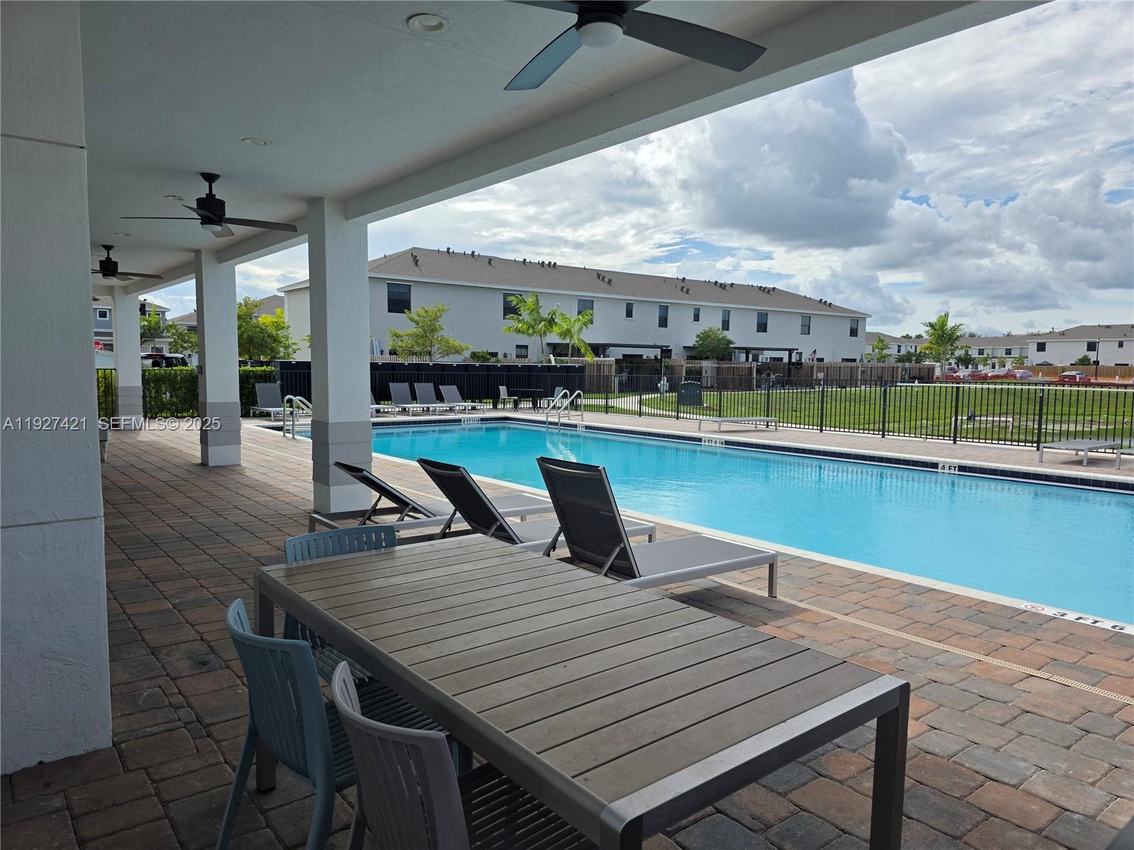 MIAMI LAND AND DEVELOPMEN - Residential Lease