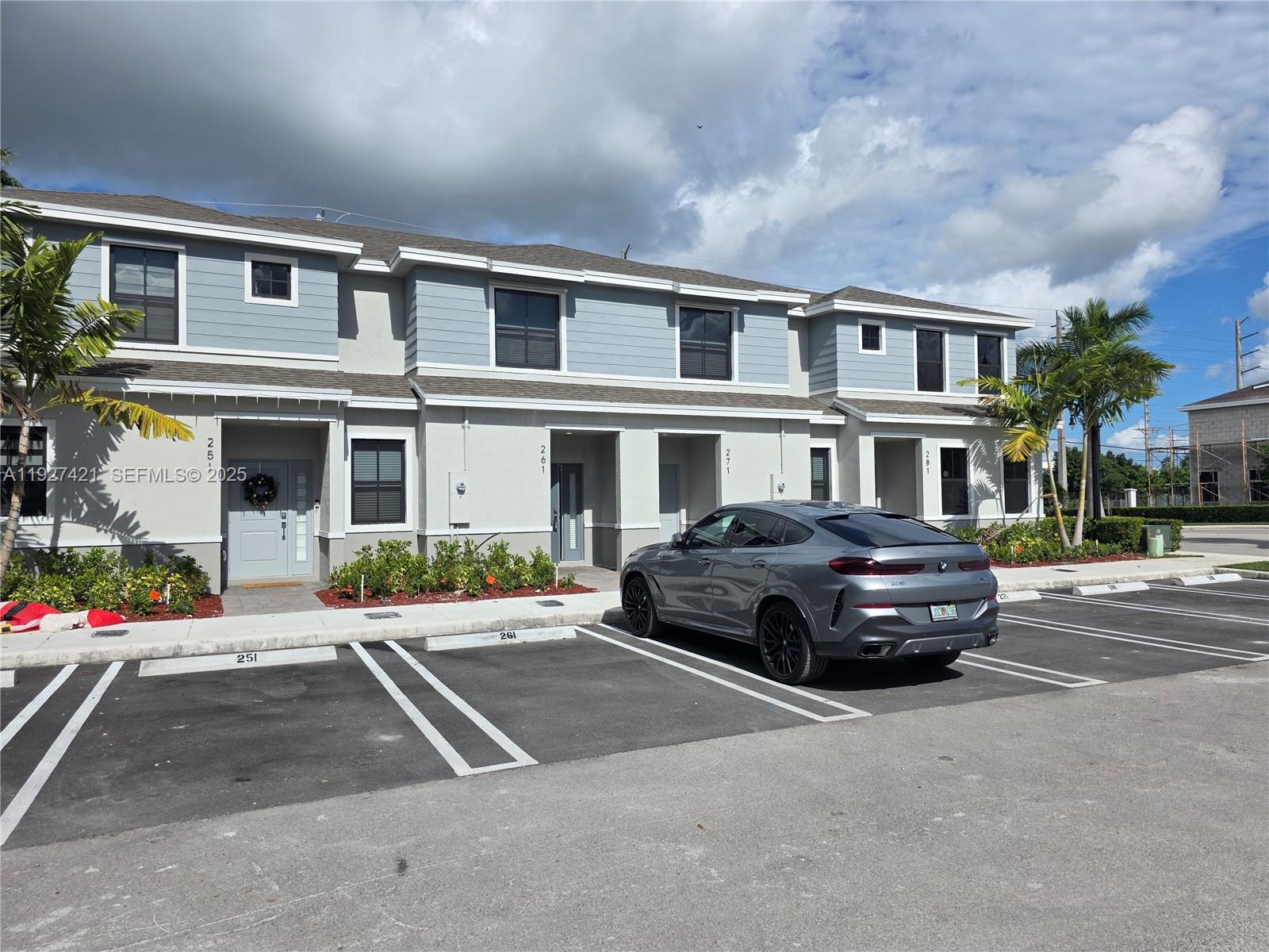 MIAMI LAND AND DEVELOPMEN - Residential Lease