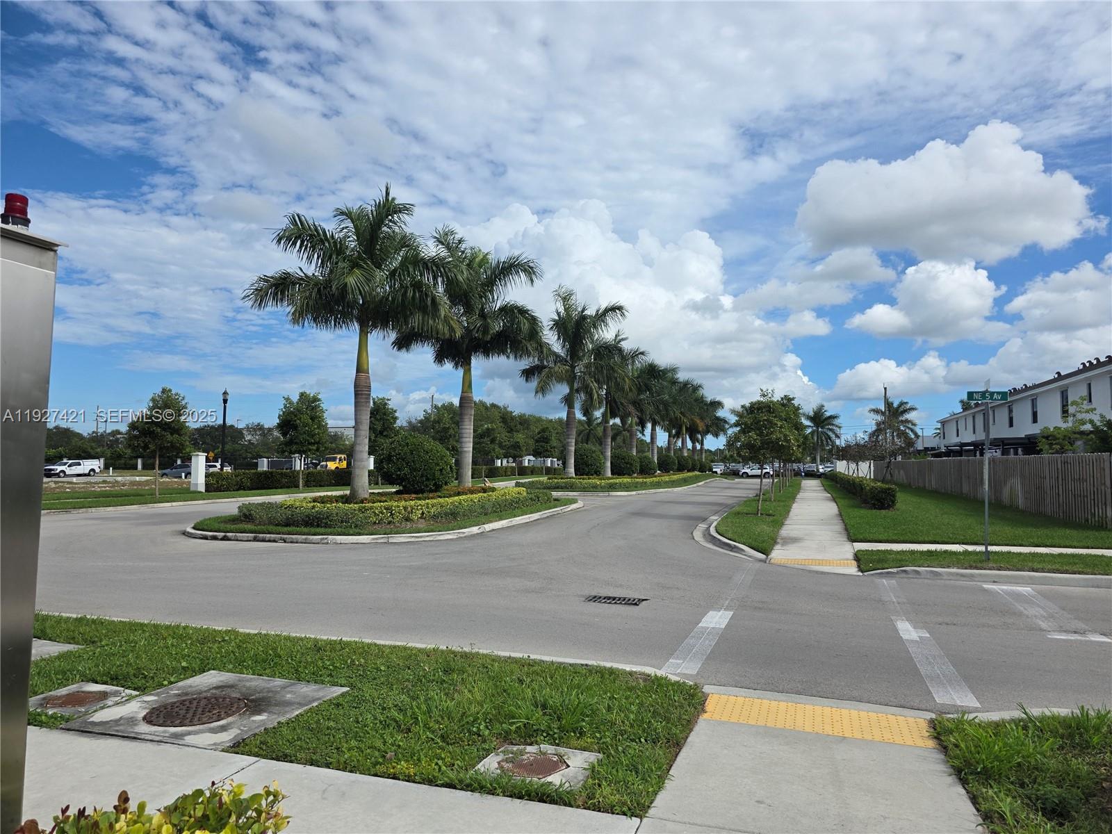 MIAMI LAND AND DEVELOPMEN - Residential Lease