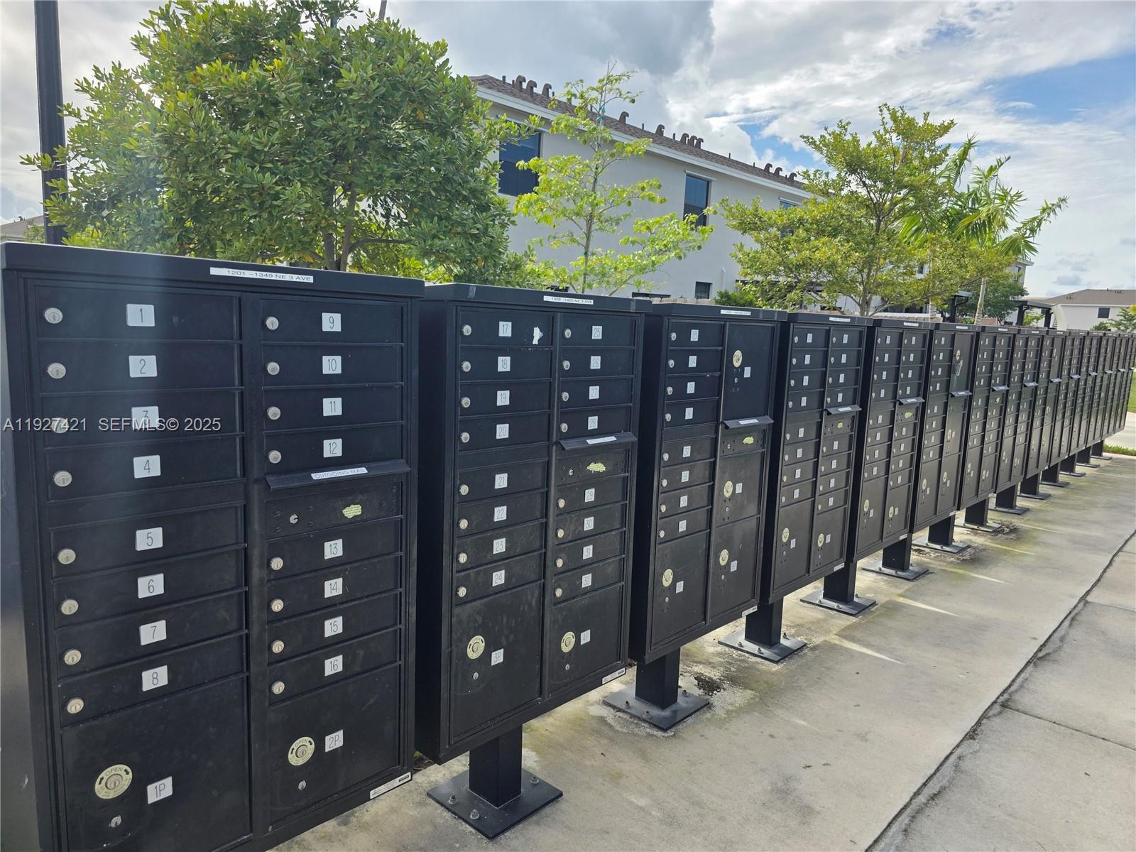 MIAMI LAND AND DEVELOPMEN - Residential Lease