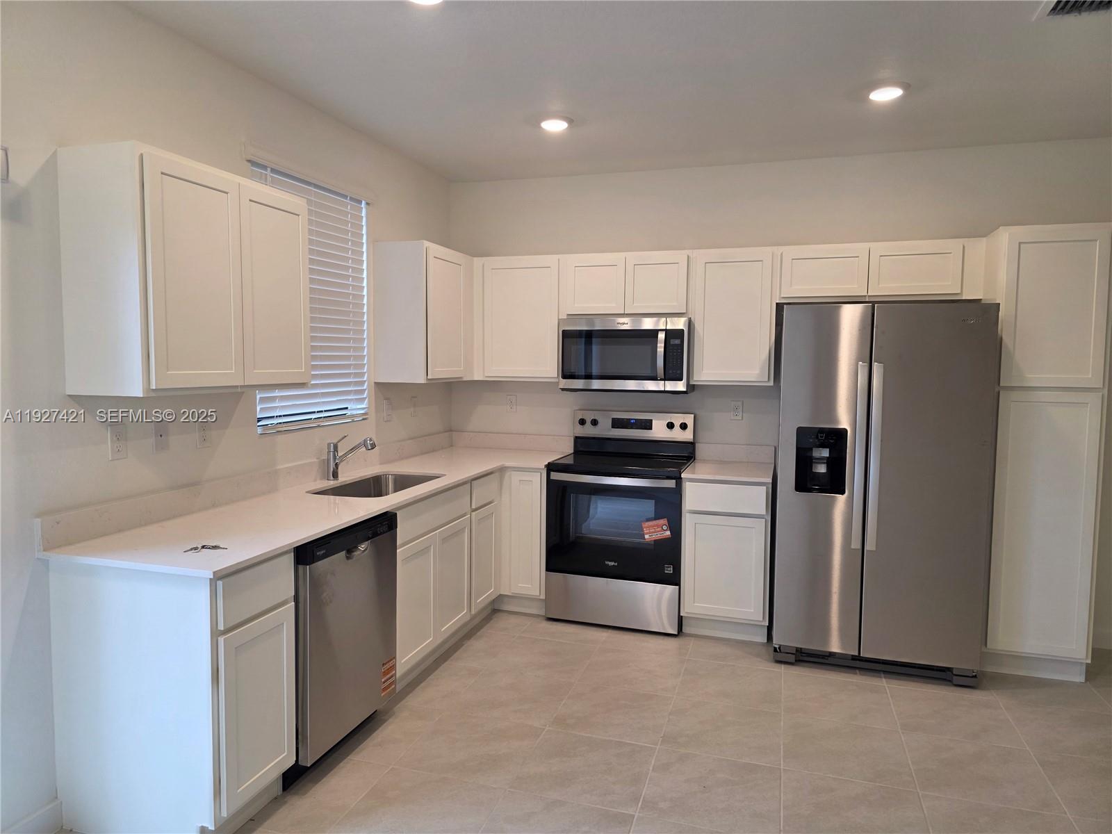 MIAMI LAND AND DEVELOPMEN - Residential Lease