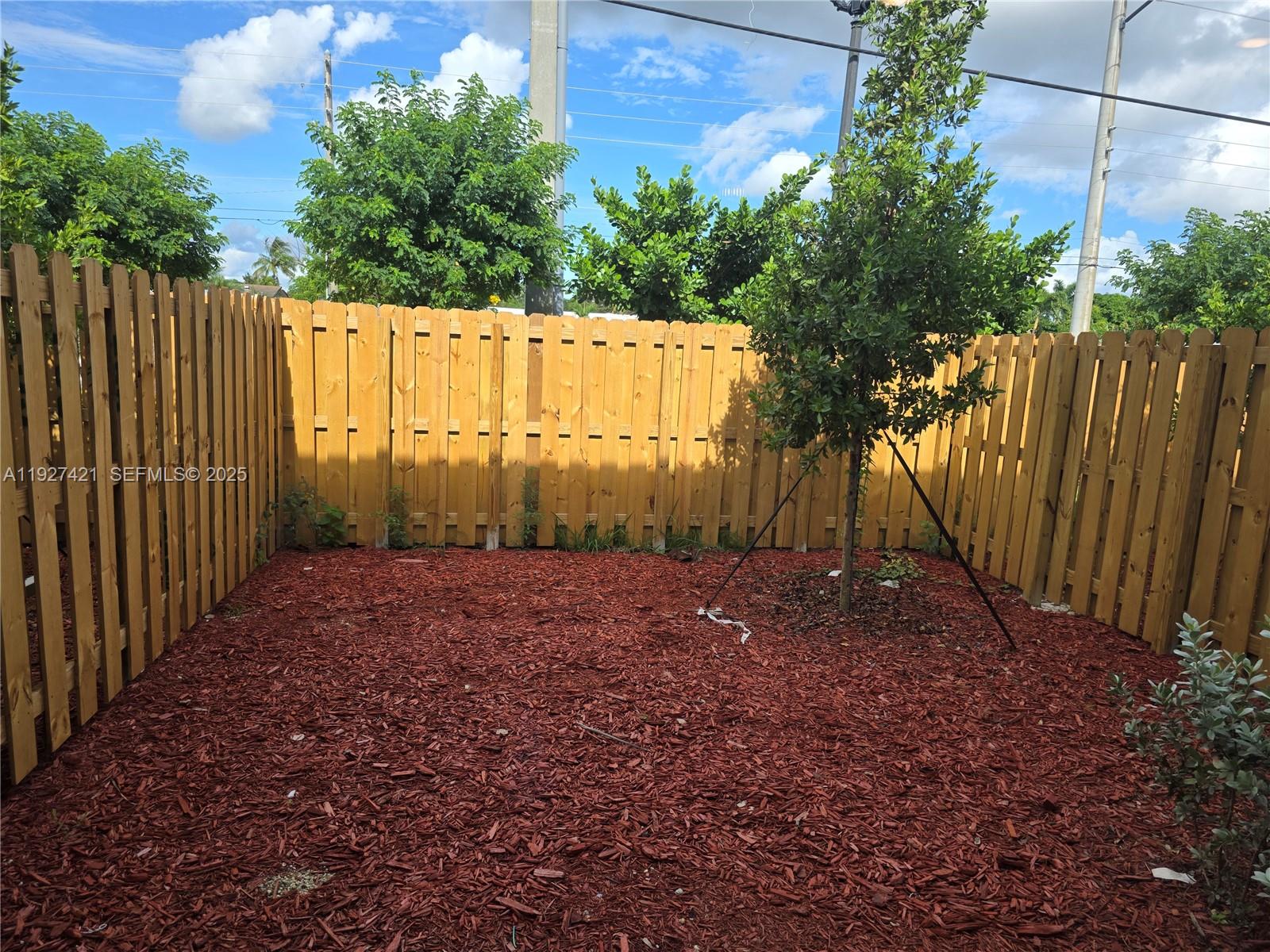 MIAMI LAND AND DEVELOPMEN - Residential Lease