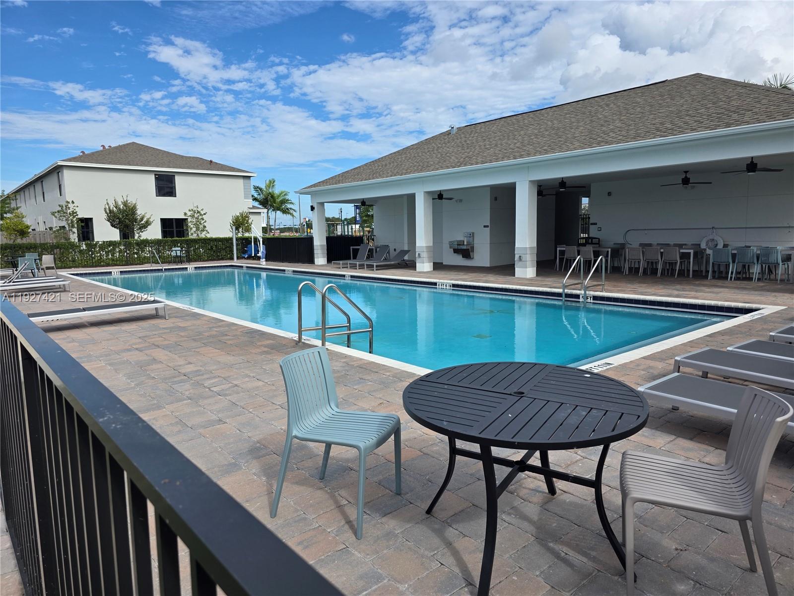 MIAMI LAND AND DEVELOPMEN - Residential Lease