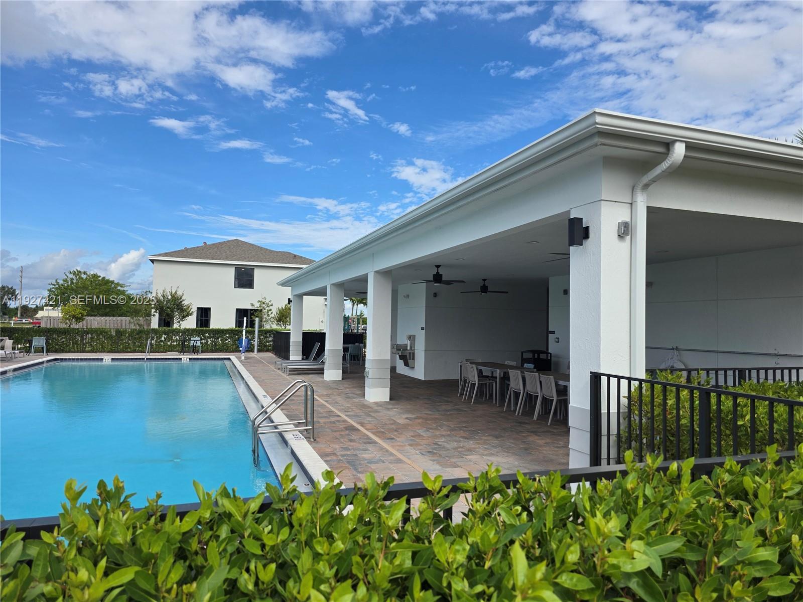 MIAMI LAND AND DEVELOPMEN - Residential Lease