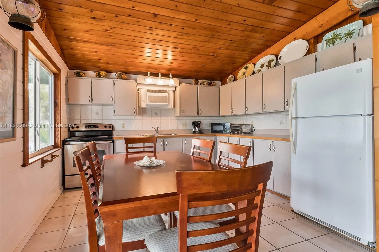 Key Largo, Florida 33037, United States, 3 Bedrooms Bedrooms, ,2 BathroomsBathrooms,Residential,Active,167543