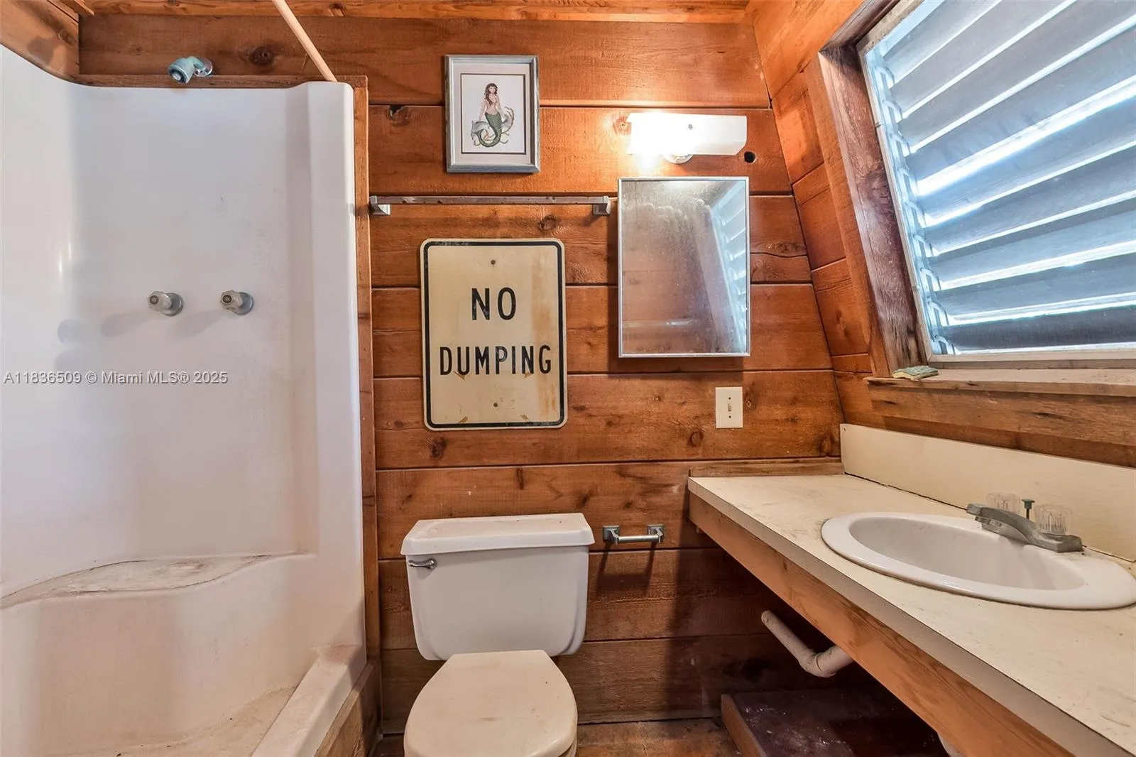 Key Largo, Florida 33037, United States, 3 Bedrooms Bedrooms, ,2 BathroomsBathrooms,Residential,Active,167543