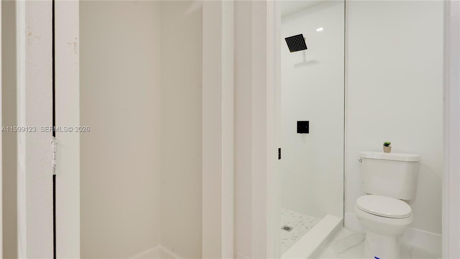 MIDDLE RIVER GARDENS - Residential Lease