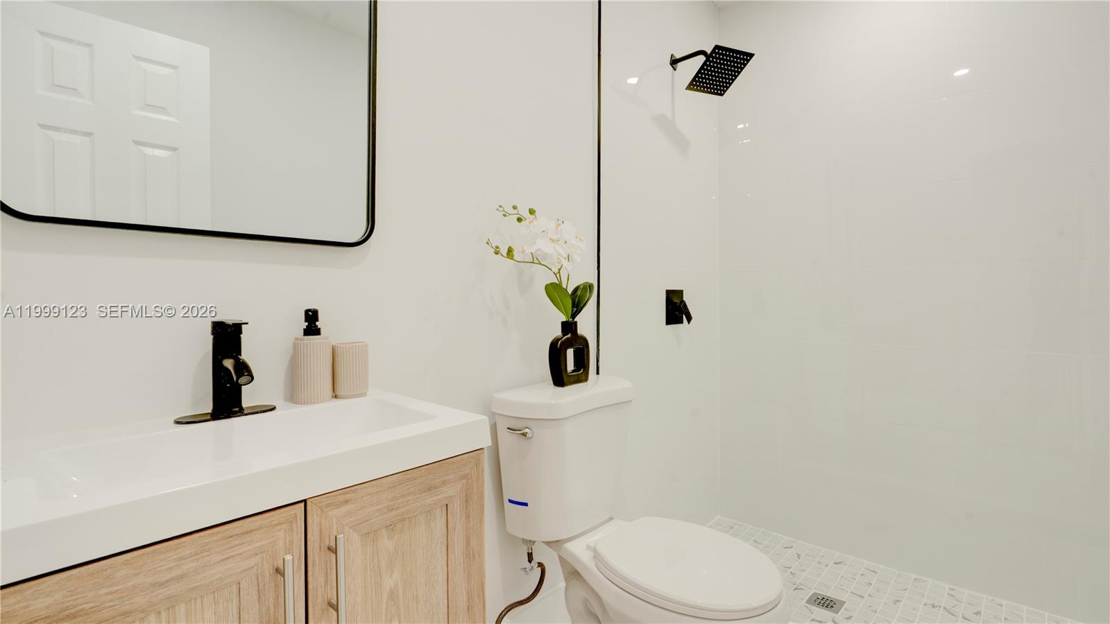 MIDDLE RIVER GARDENS - Residential Lease