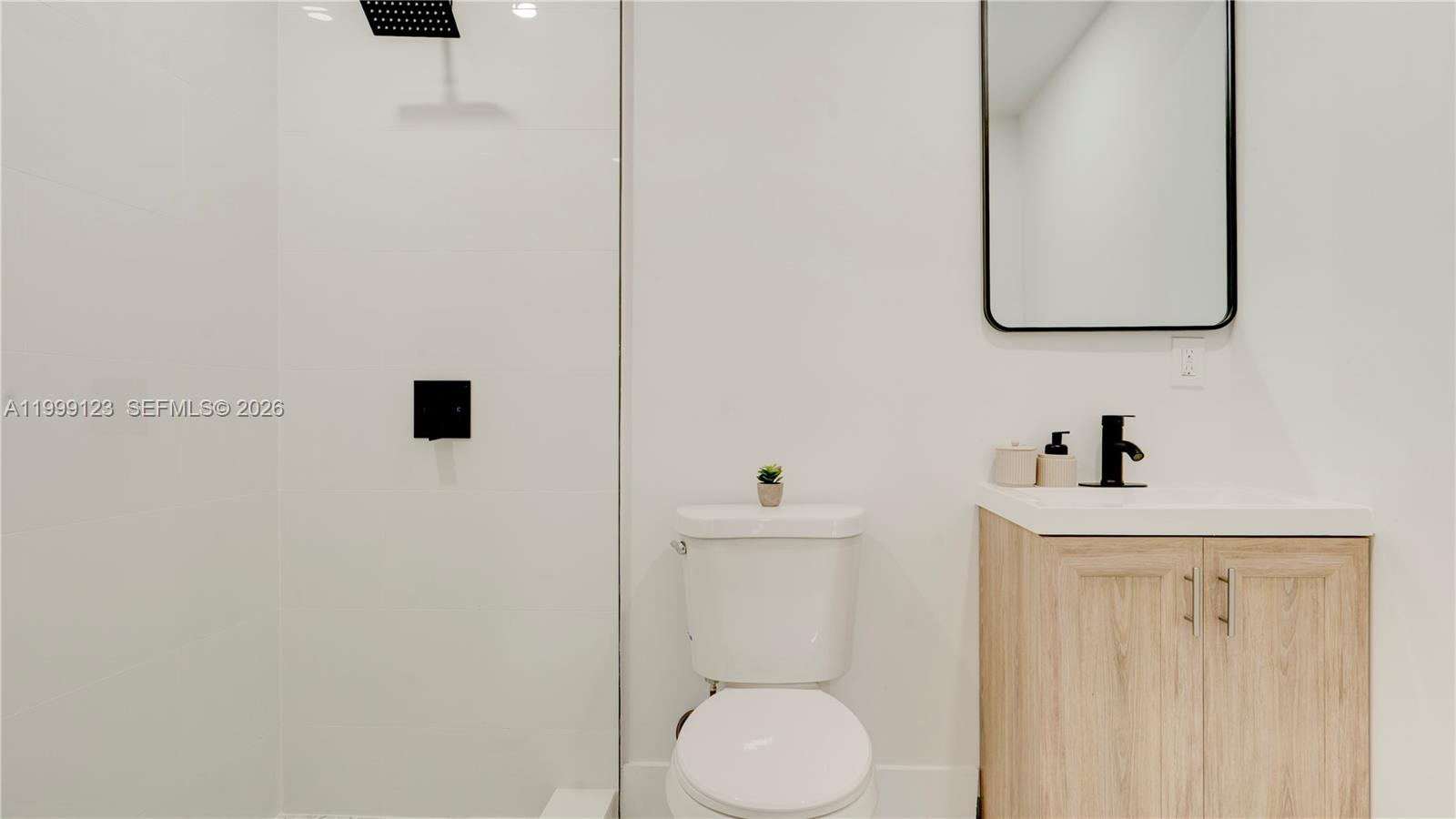 MIDDLE RIVER GARDENS - Residential Lease