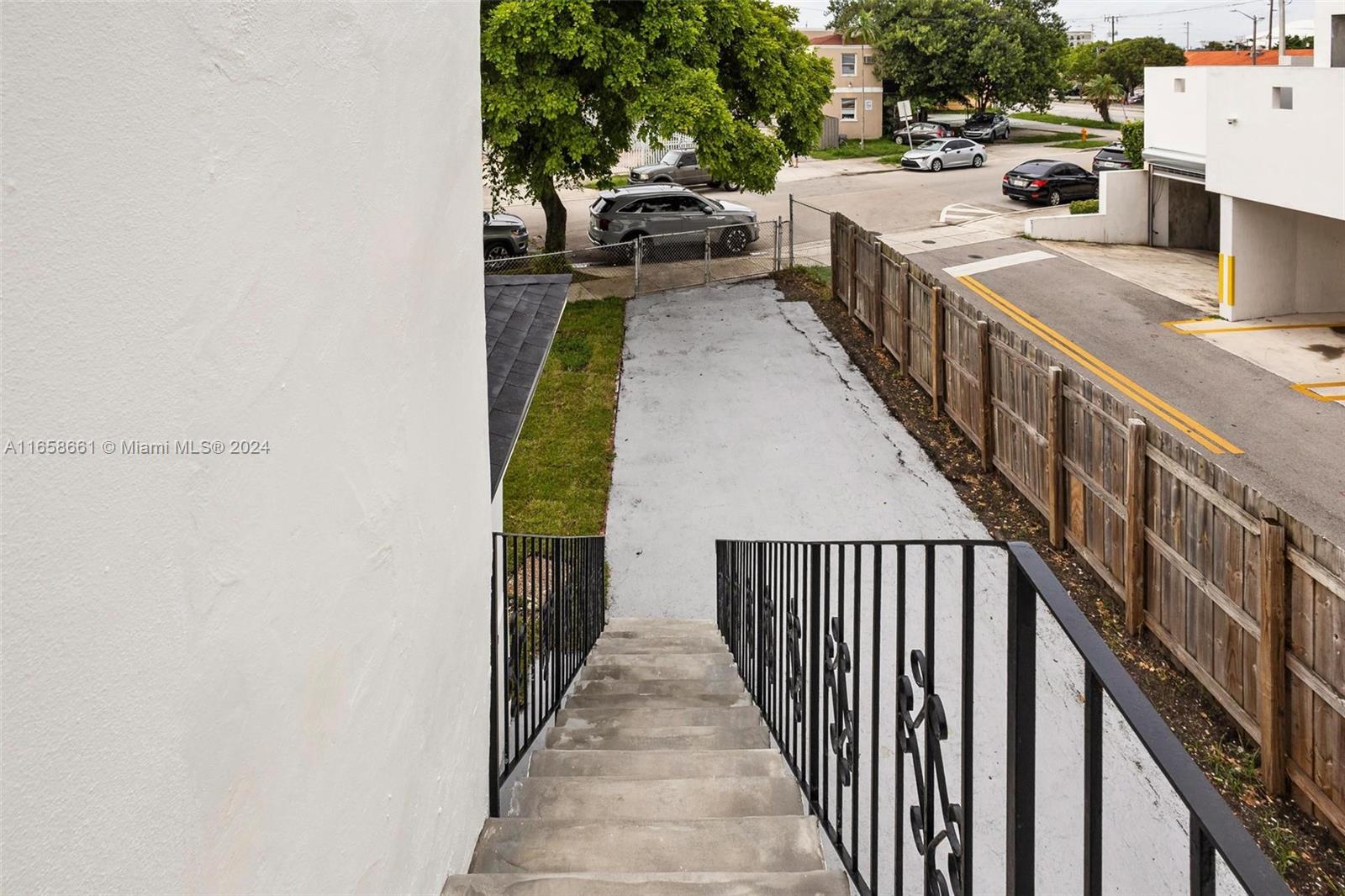 FAIRMONT PARK - Residential Income