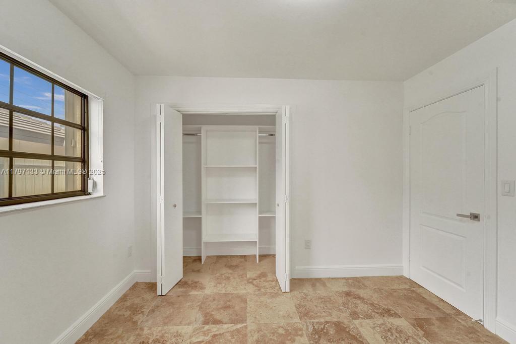 3RD ADDN TO EL DORADO GAR - Residential Lease