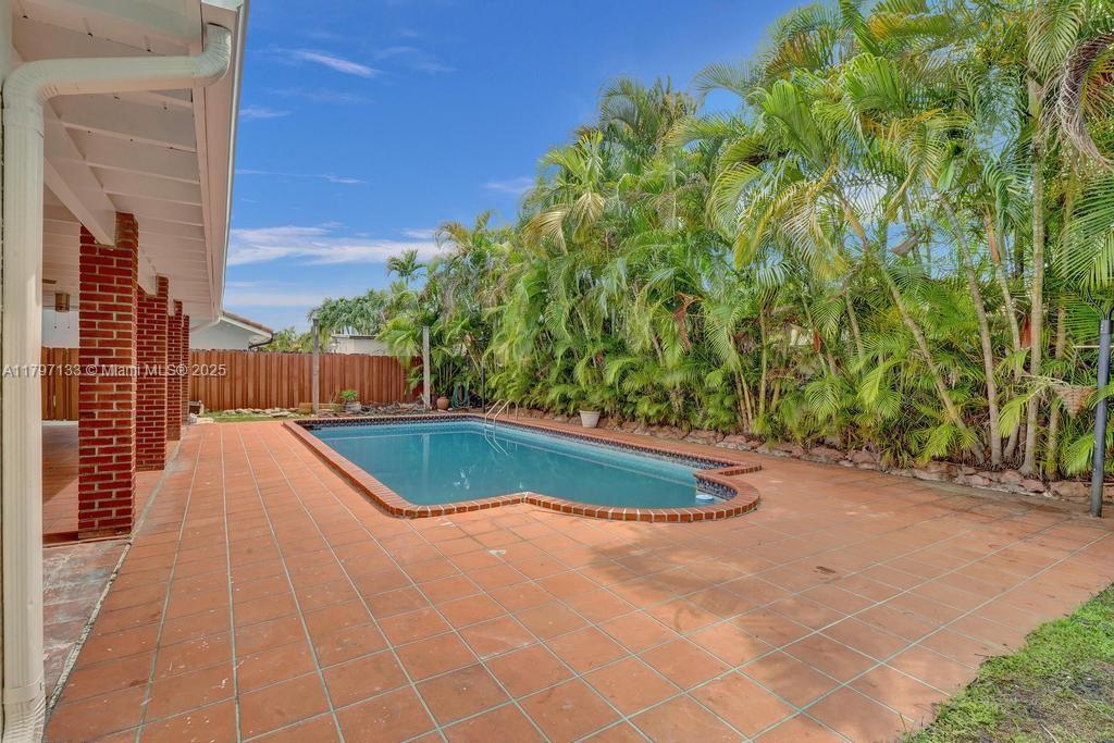 3RD ADDN TO EL DORADO GAR - Residential Lease