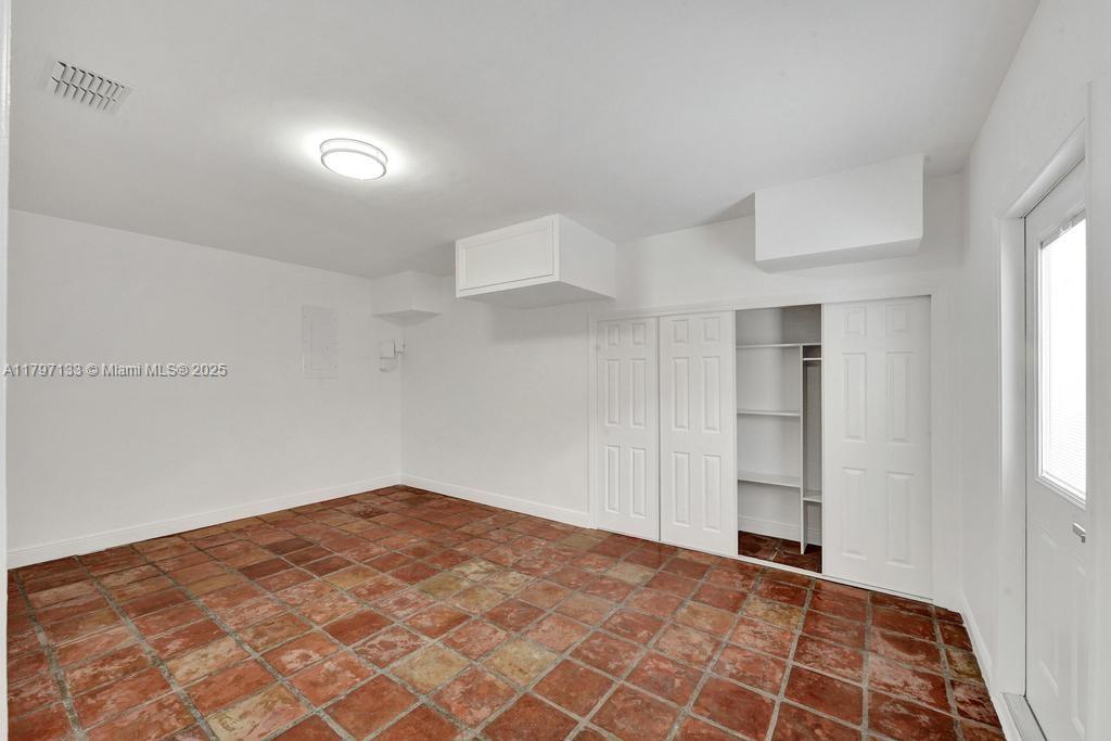 3RD ADDN TO EL DORADO GAR - Residential Lease