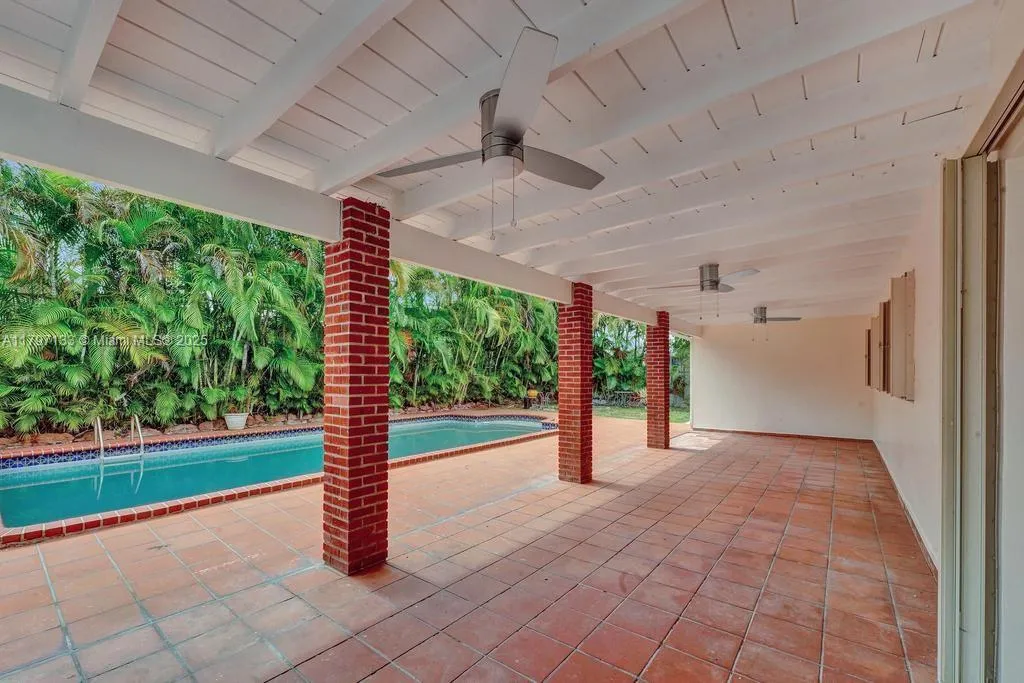 Miami, Florida 33175, United States, 4 Bedrooms Bedrooms, ,2 BathroomsBathrooms,Residential,Active,130612