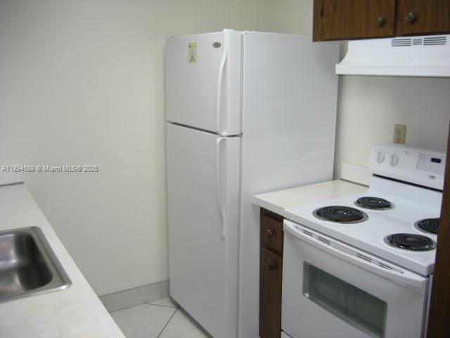 SPANISH TRACE CONDO - Residential Lease