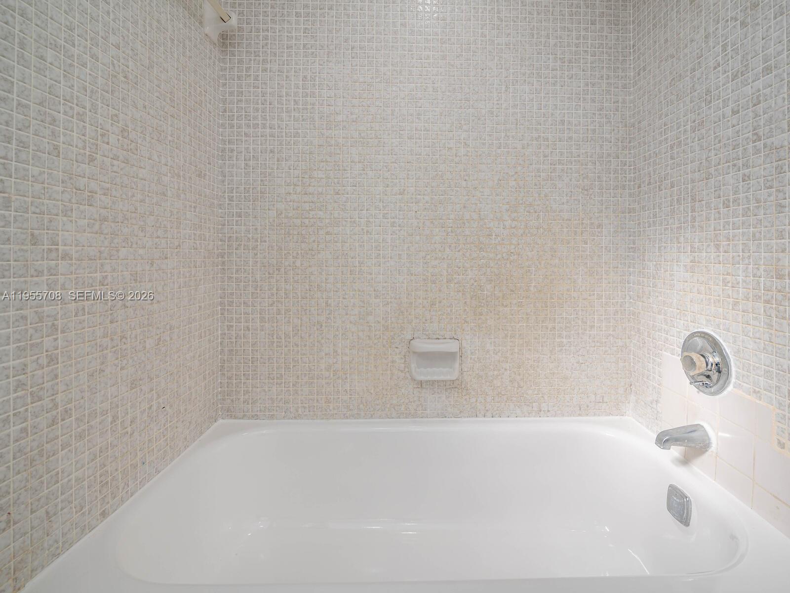 ARROWHEAD CONDO NO IX - Residential