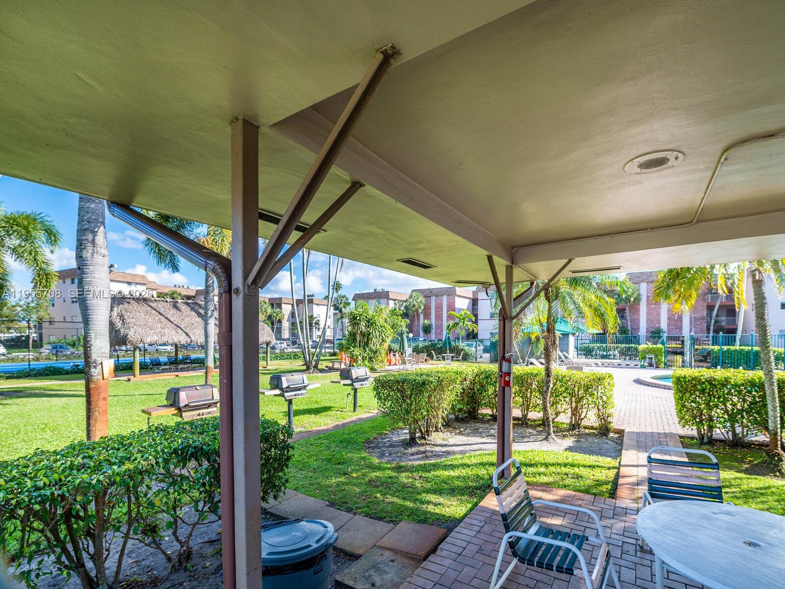 ARROWHEAD CONDO NO IX - Residential