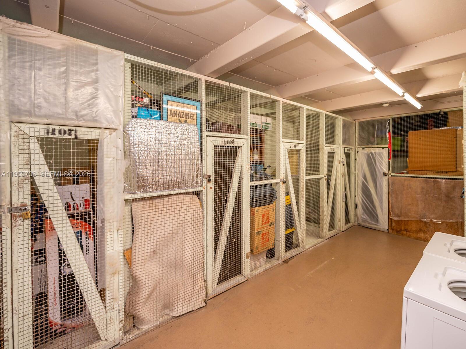 ARROWHEAD CONDO NO IX - Residential