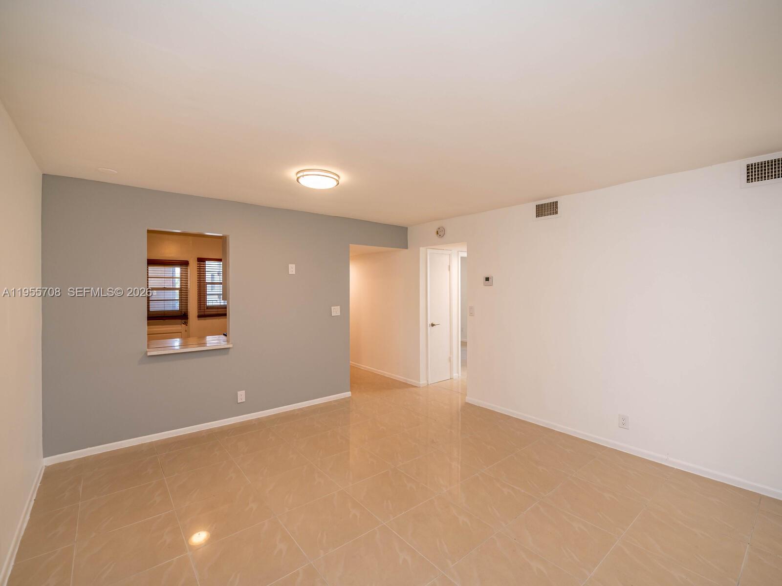 ARROWHEAD CONDO NO IX - Residential