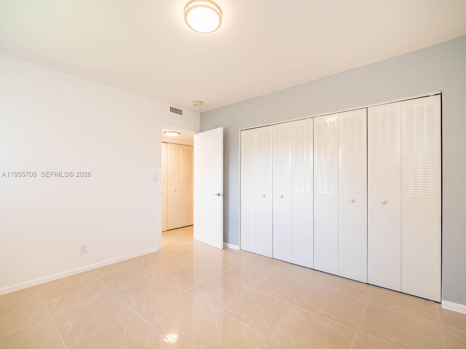 ARROWHEAD CONDO NO IX - Residential