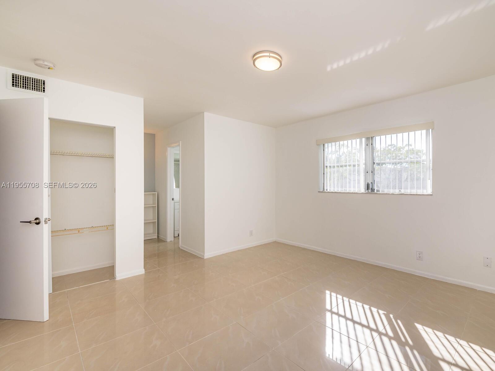 ARROWHEAD CONDO NO IX - Residential