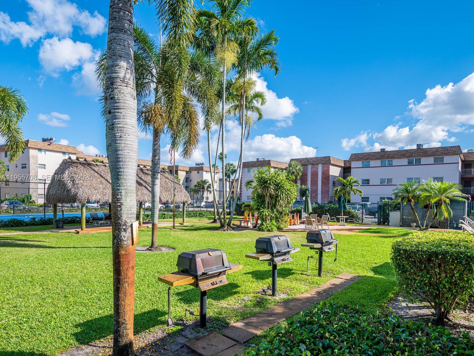 ARROWHEAD CONDO NO IX - Residential