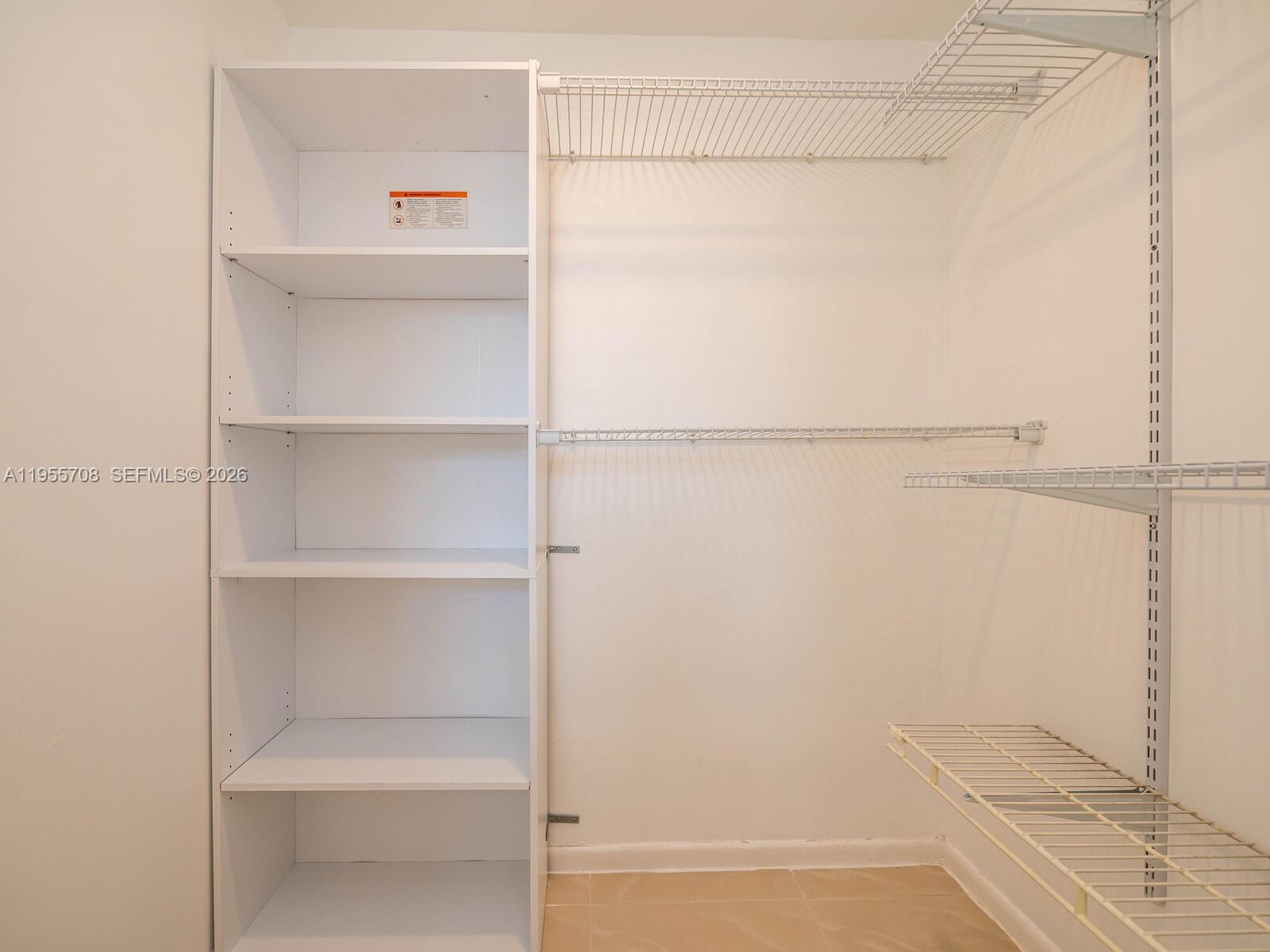 ARROWHEAD CONDO NO IX - Residential