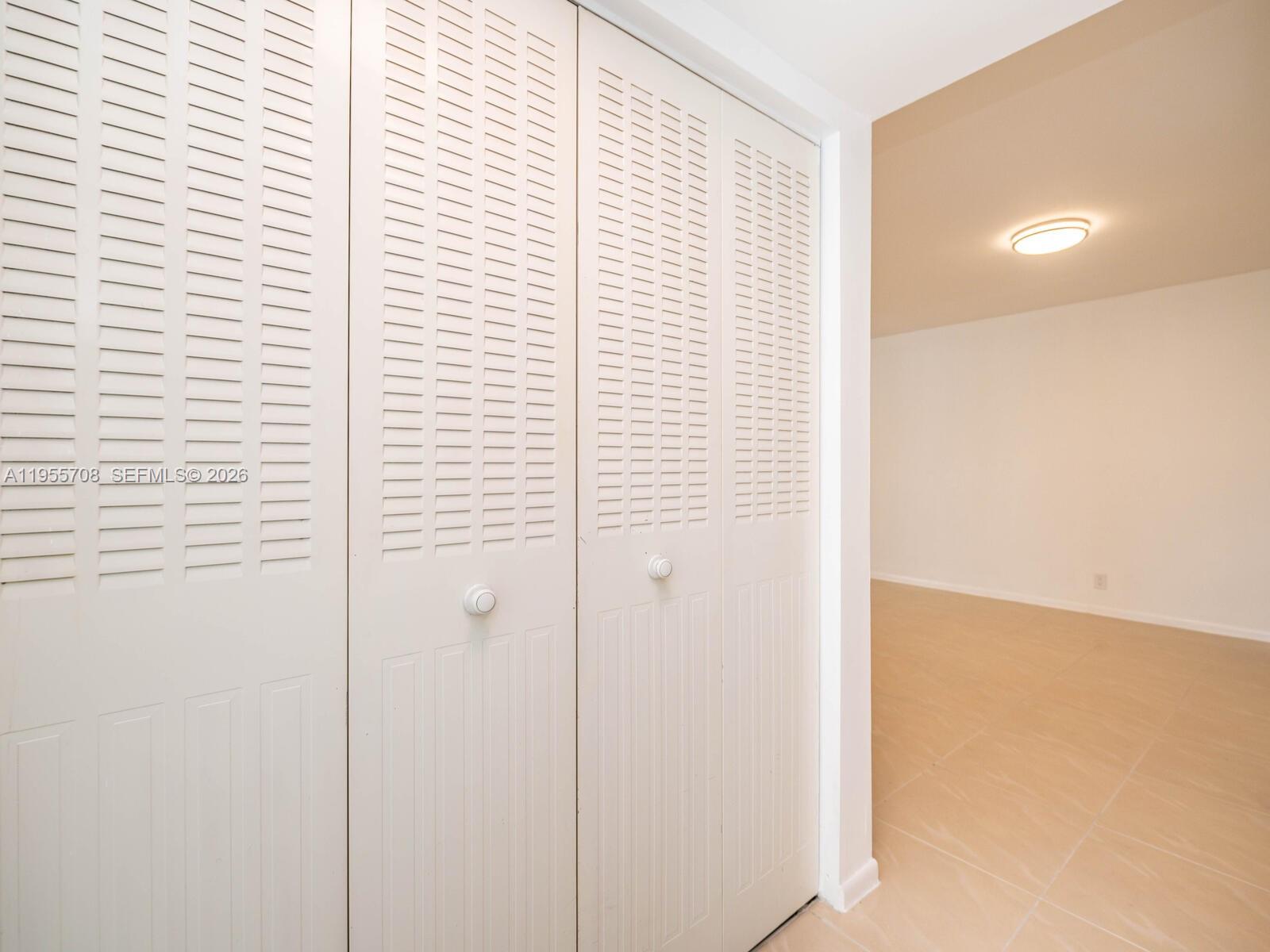 ARROWHEAD CONDO NO IX - Residential