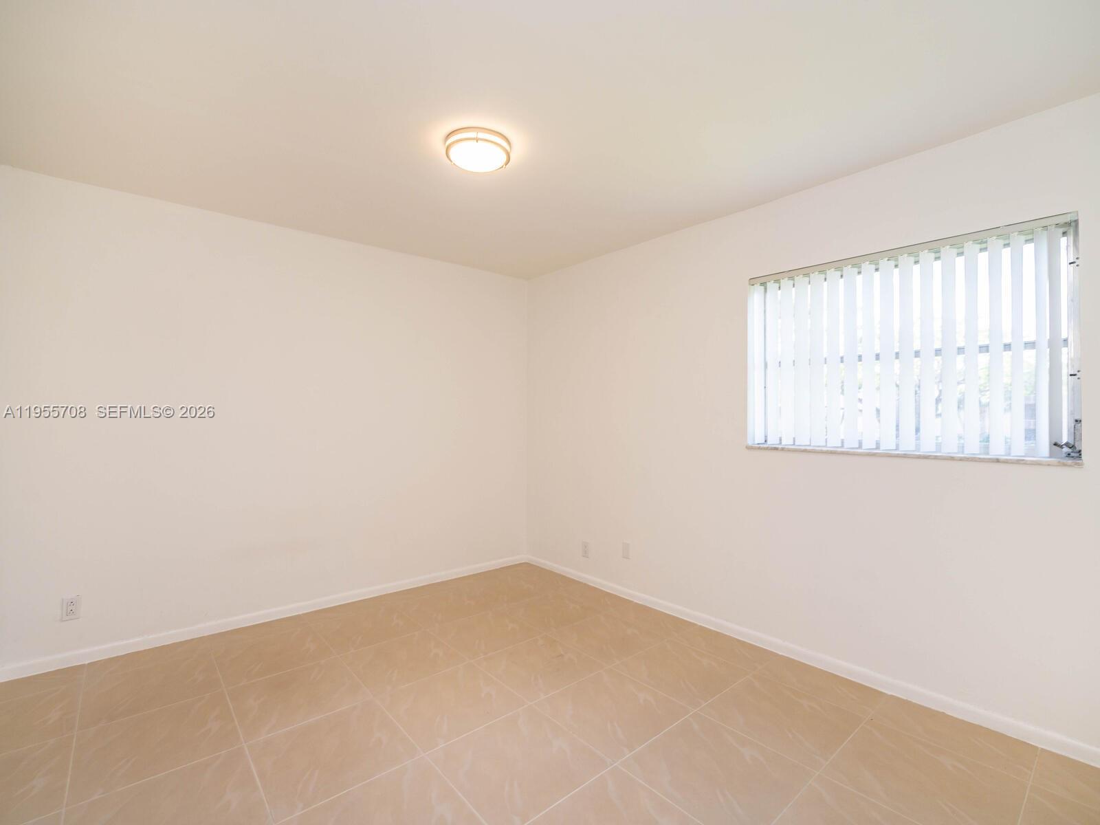 ARROWHEAD CONDO NO IX - Residential