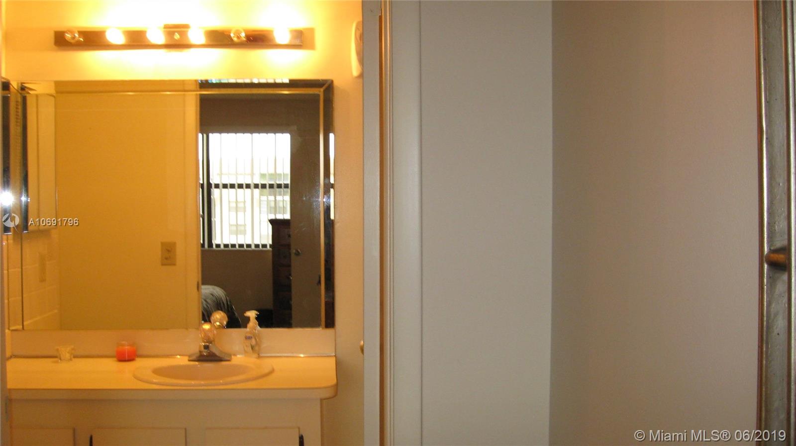 SUNRISE LAKES 173 CONDO - Residential