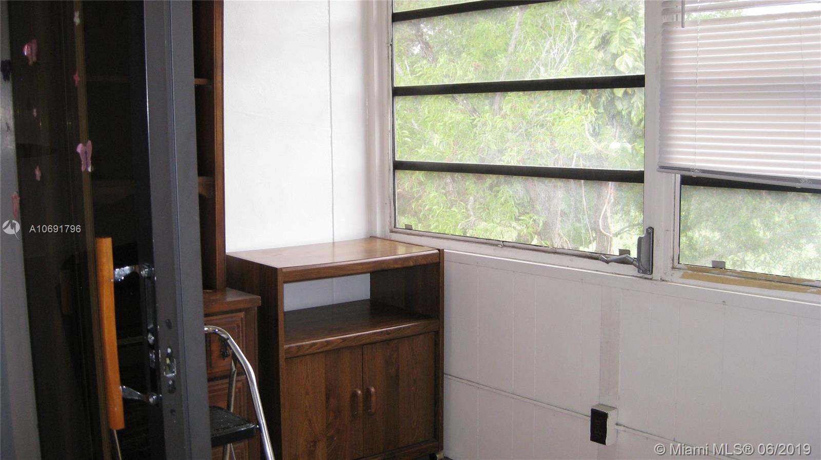 SUNRISE LAKES 173 CONDO - Residential