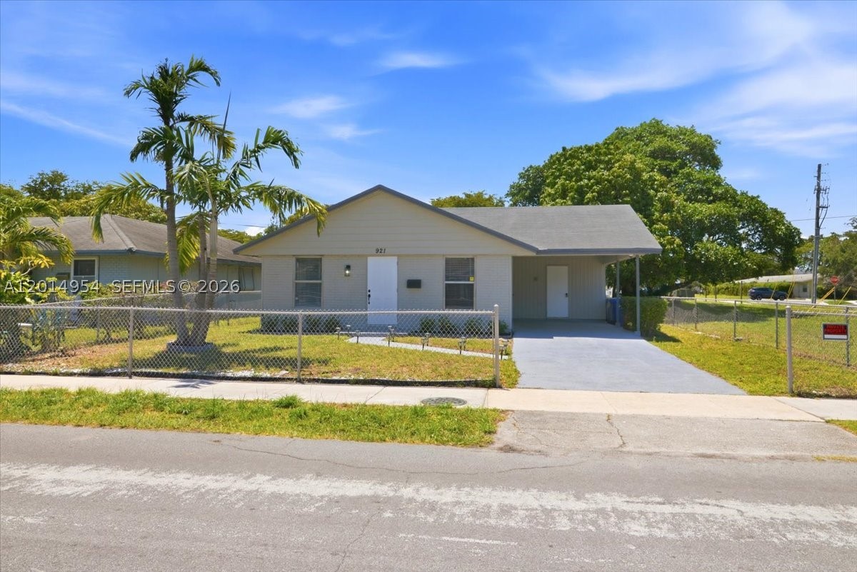 921 NW 5th Ave