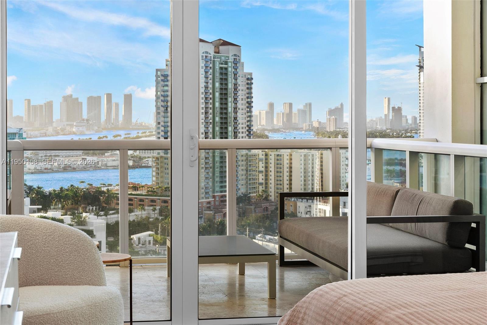 CONTINUUM ON SOUTH BEACH - Residential