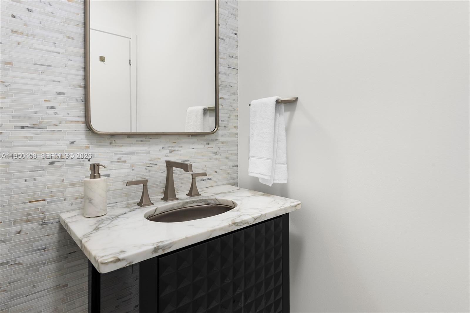 CONTINUUM ON SOUTH BEACH - Residential