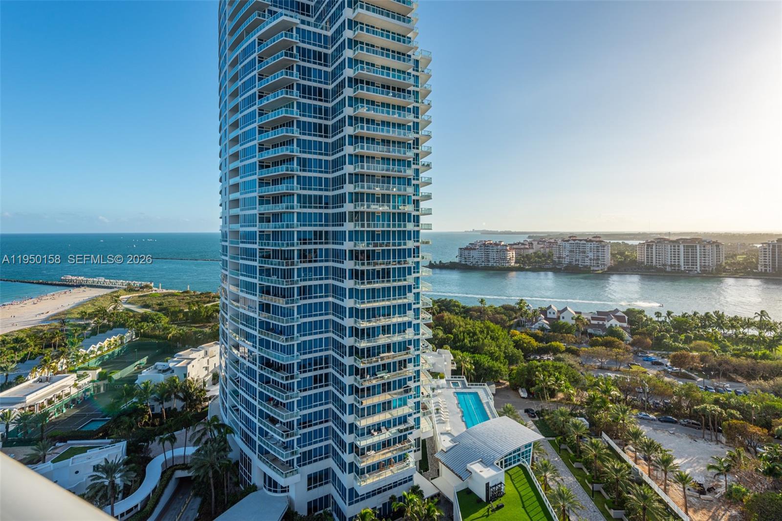 CONTINUUM ON SOUTH BEACH - Residential