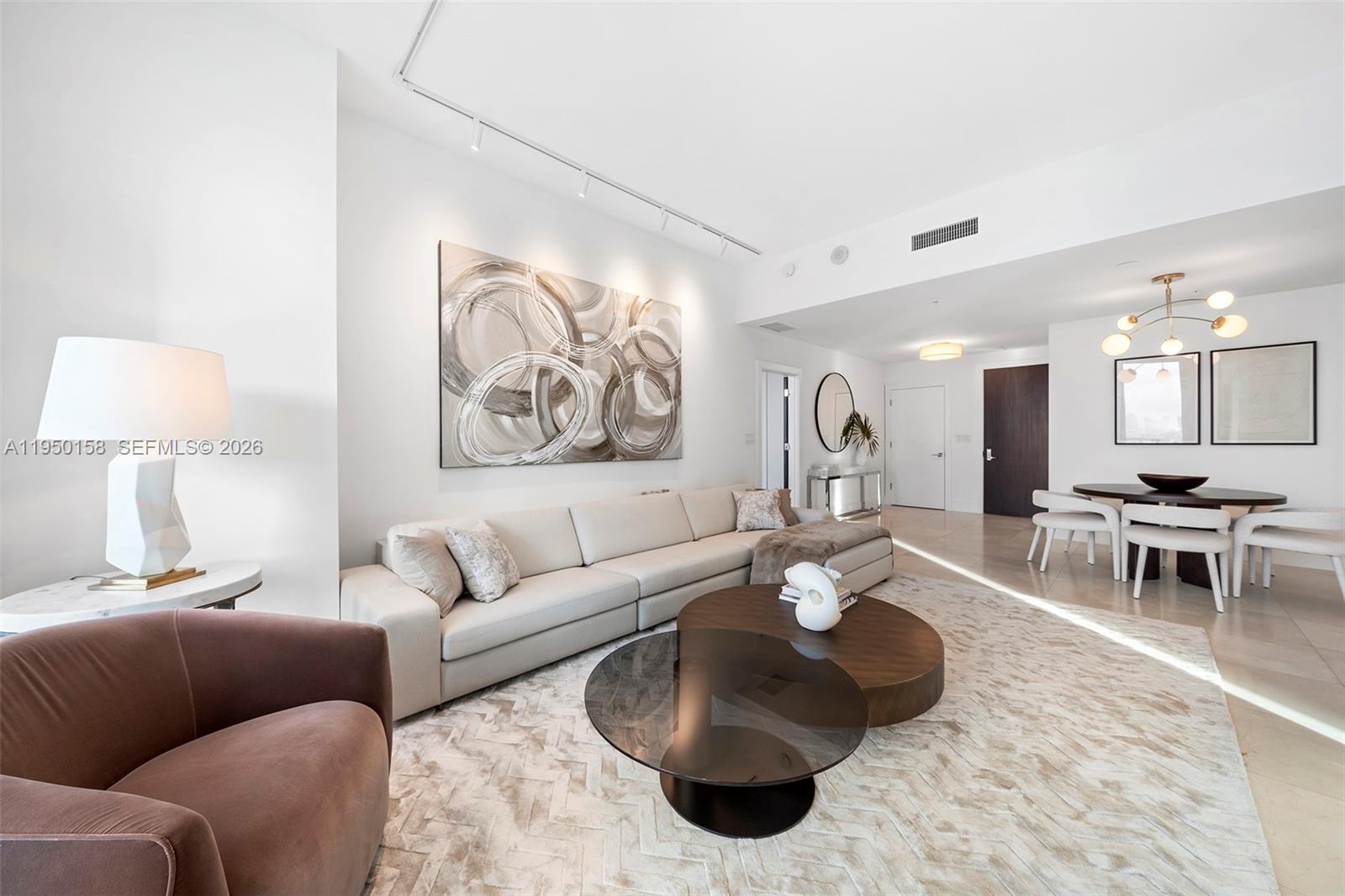 CONTINUUM ON SOUTH BEACH - Residential